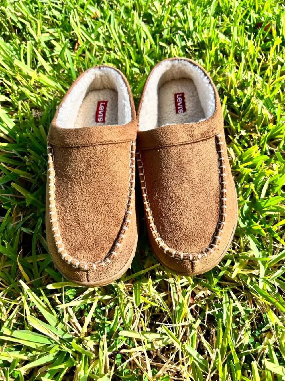 Levi’s Men’s Tan Sherpa Lined Slip On House Slippers Size L US 9.5-10.5.